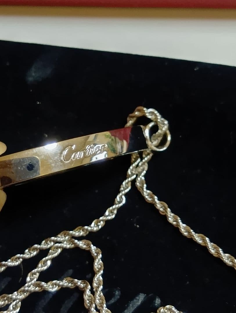 Cartier オーバルペンダントネックレス、付属品付き♥ ユニセックス