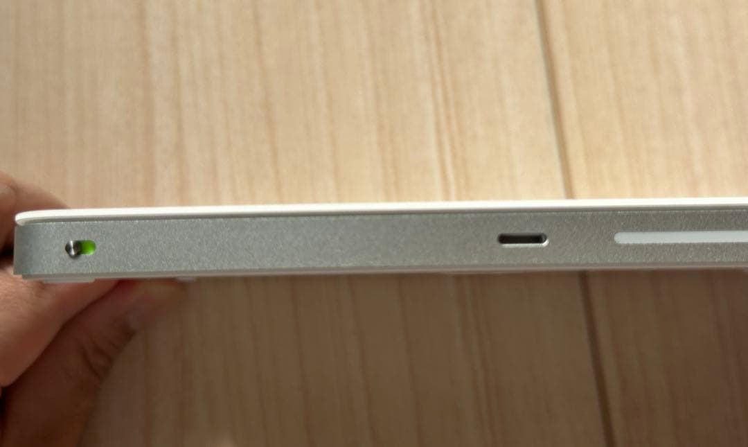 Magic Trackpad ホワイト 本体とケーブル付き