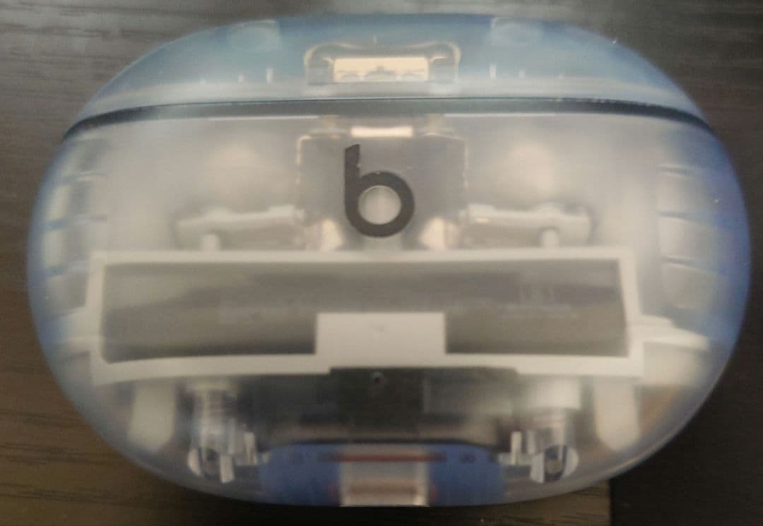 Beats Studio Buds+ クリア