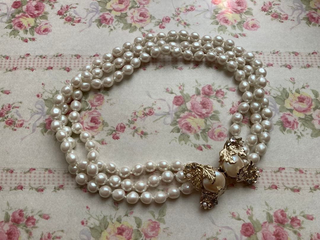 パール調ネックレス