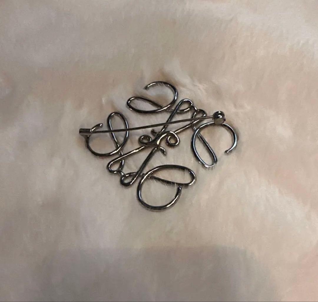 ロエベ LOEWE ブローチ