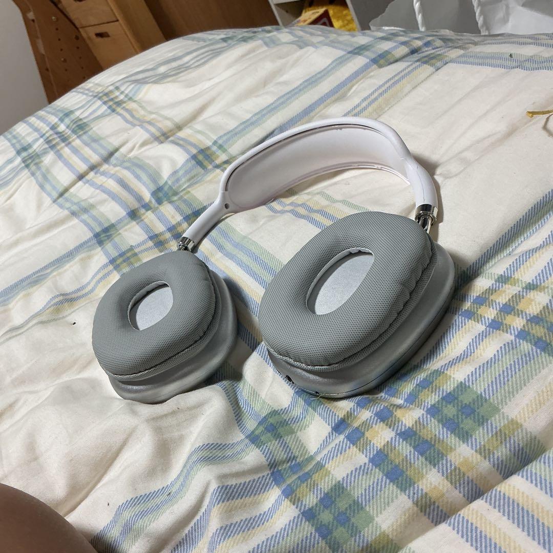 ワイヤレスヘッドホン グレー オーバーイヤー