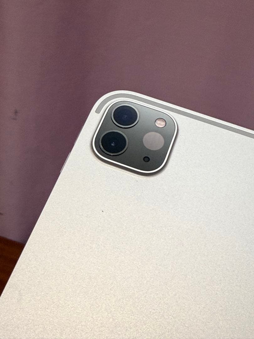 iPad Pro 12.9インチ 第6世代 Wi-Fi 256GB シルバー