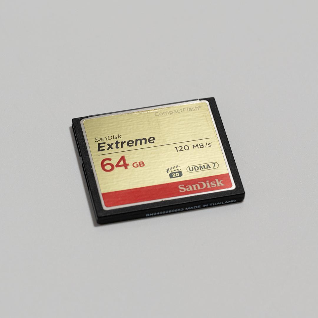 Canon EOS 1DX Mark II バッテリーx2、CFカード付属