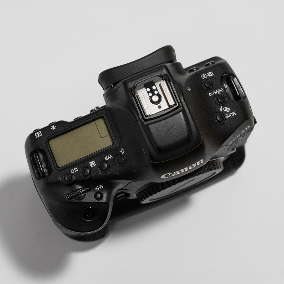 Canon EOS 1DX Mark II バッテリーx2、CFカード付属