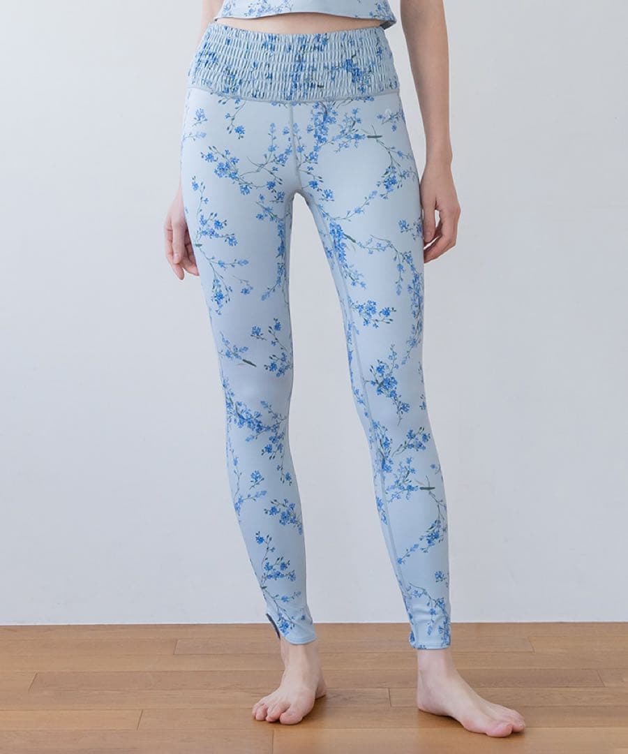 新品未使用❤️SUKALA ❤️スプリングフラワーシャーリングレギンスL❤️