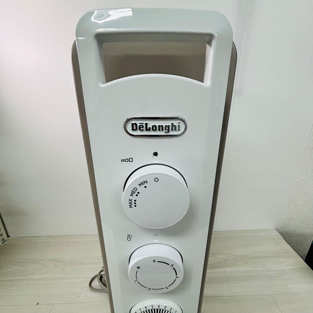 【美品】デロンギ オイルヒーター ヴェルティカルド RHJ21F0812-WH