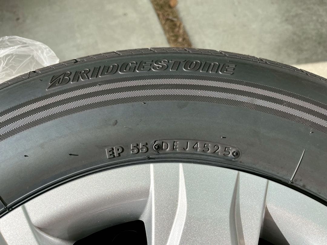 【送料込み】ハイエース新車外し　200系8型　ブリヂストン