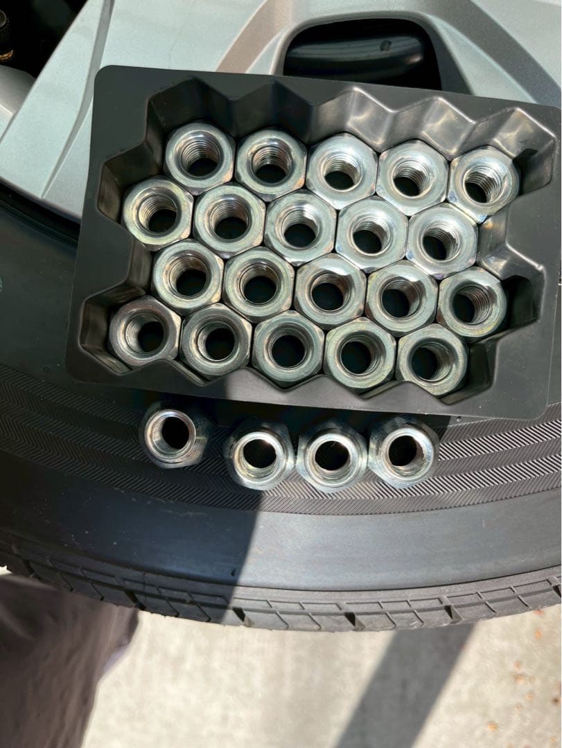 【送料込み】ハイエース新車外し　200系8型　ブリヂストン