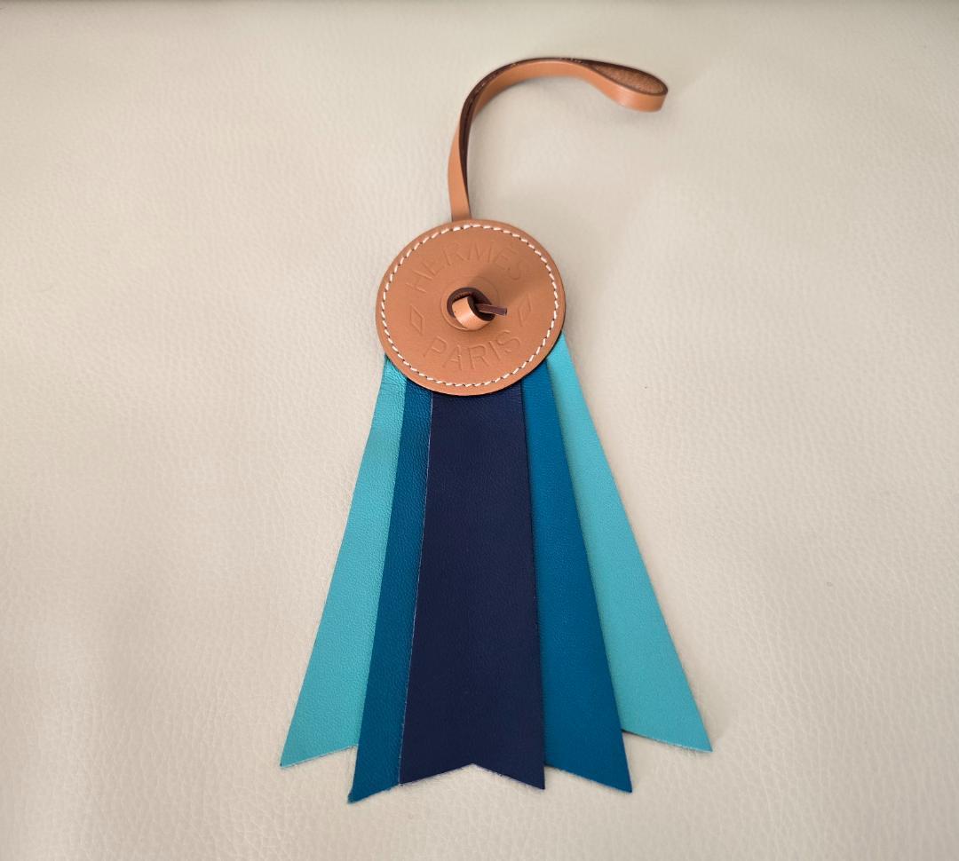 HERMES チャーム パドック フロット 勲章 ブルー グリーン