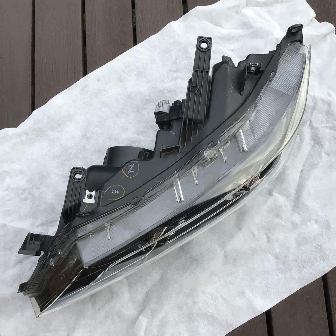 C27 セレナ　左　ヘッドライト