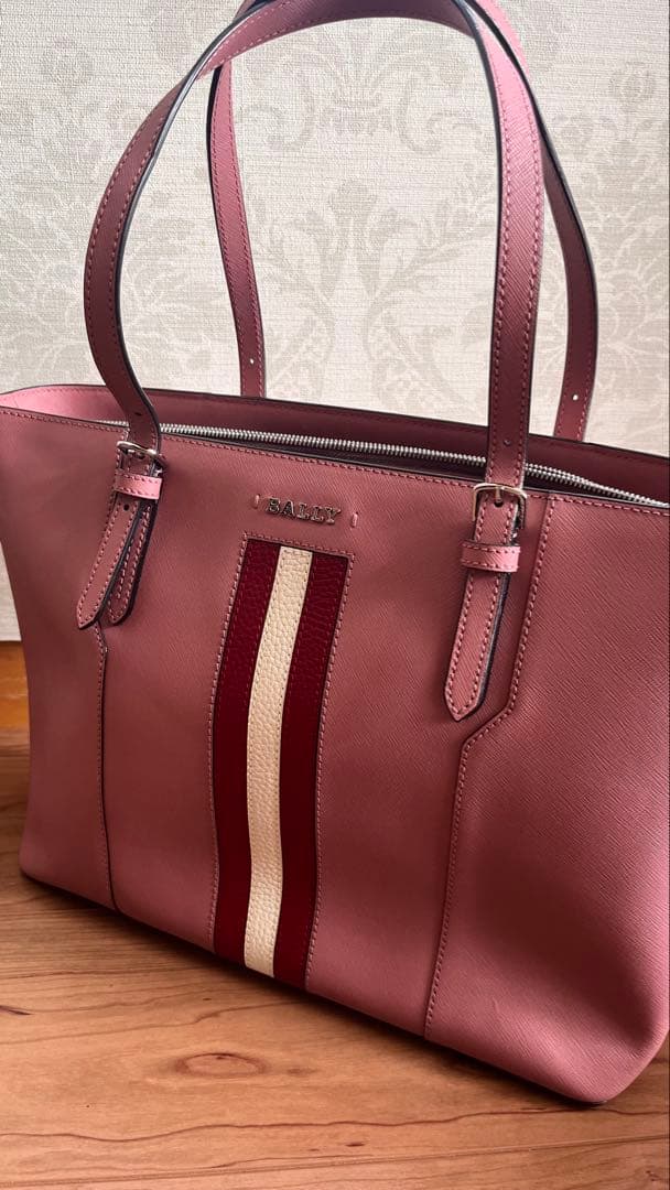 BALLY ピンク ストライプ ビジネスバッグ