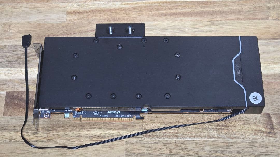 RX 7900XTX + EKWB水枕