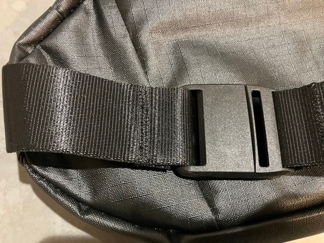 【新品未使用】RE:FORM®　XB:01 CROSSBODY 3L