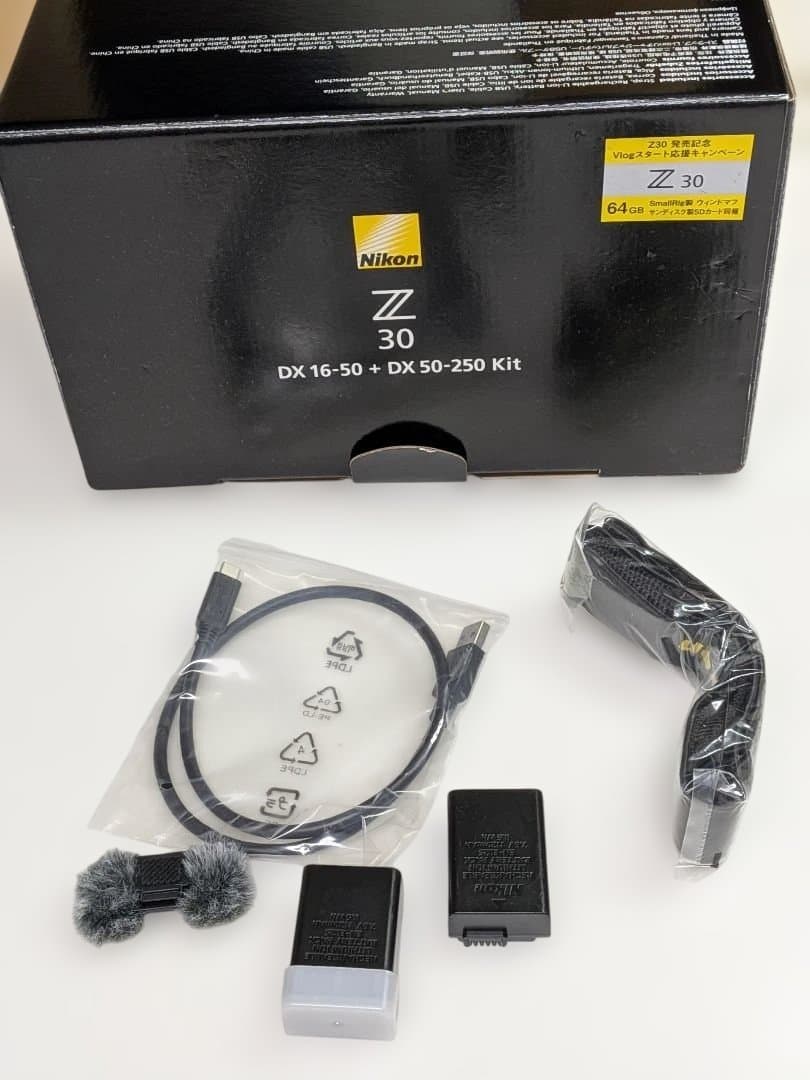 Nikon Z 30 ミラーレス　ダブルズームレンズキット