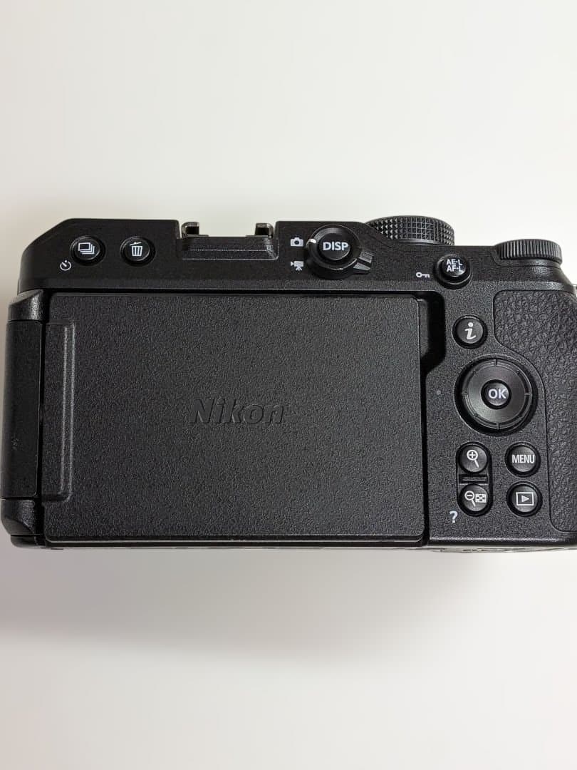 Nikon Z 30 ミラーレス　ダブルズームレンズキット