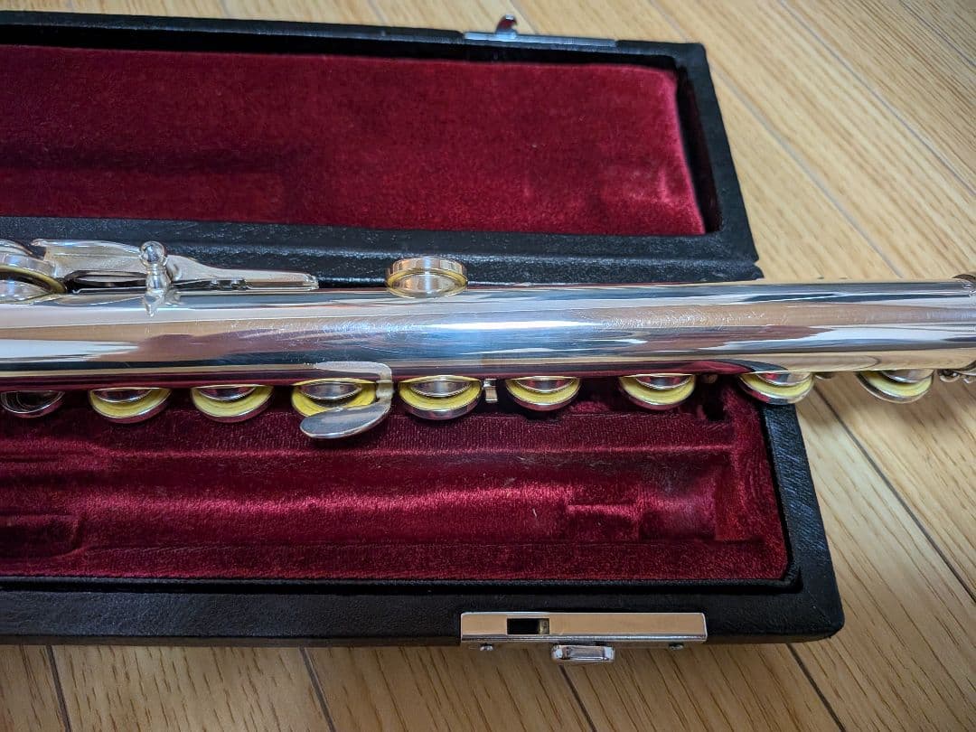 YAMAHA　ヤマハ　 フルート YFL-451　　Eメカ搭載　 ケース付き