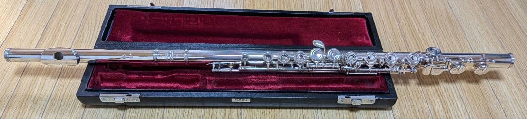 YAMAHA　ヤマハ　 フルート YFL-451　　Eメカ搭載　 ケース付き