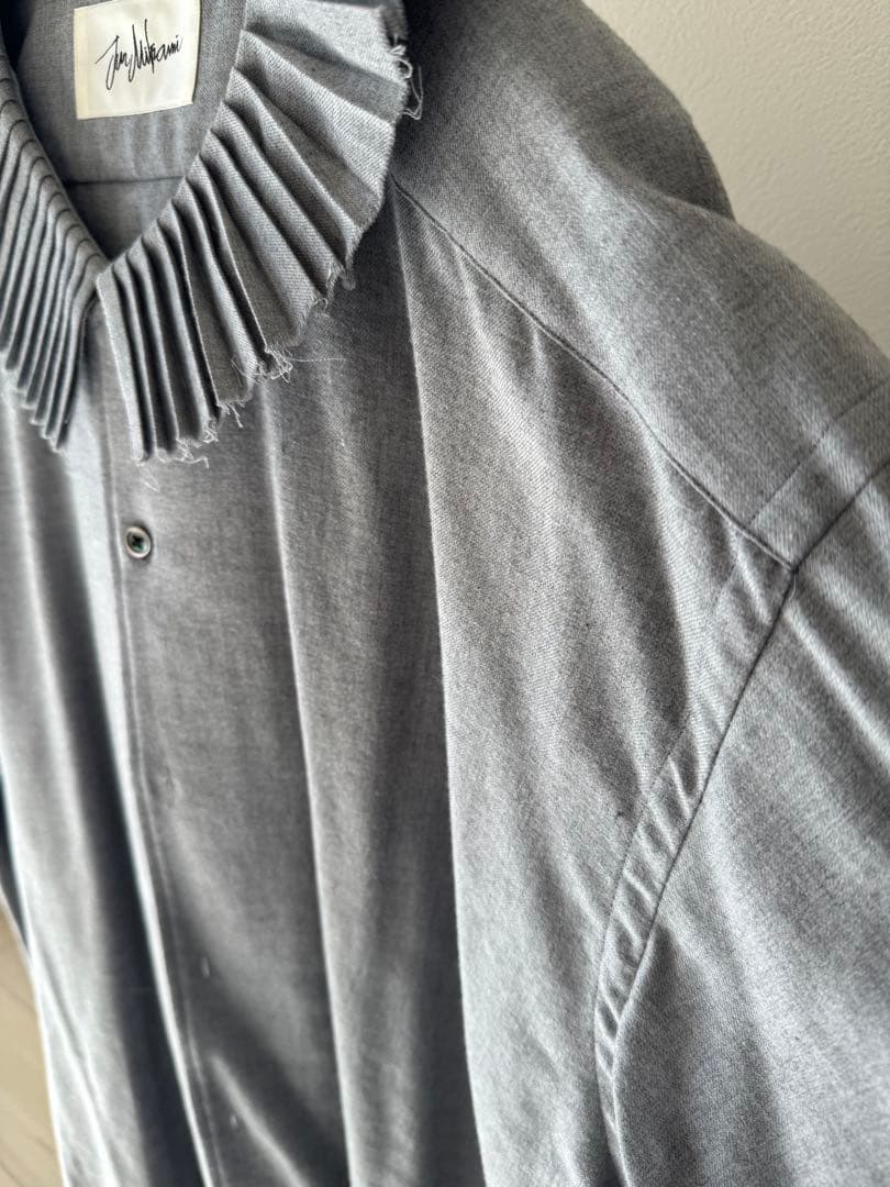 新品 junmikami ウールフリルシャツ グレー