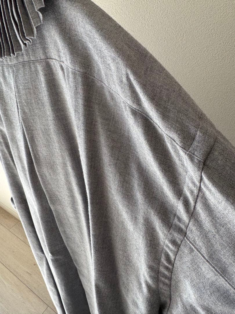 新品 junmikami ウールフリルシャツ グレー