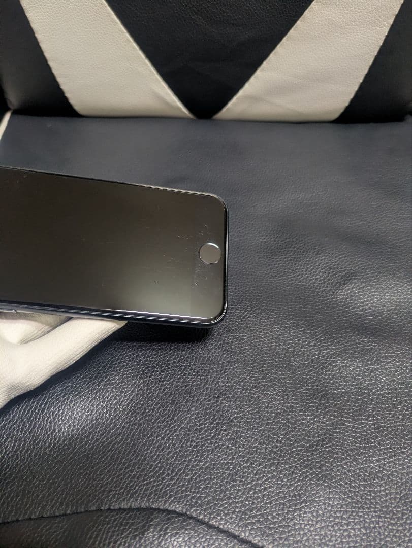 良品　iPhone　se3 第3世代　64gb SIMフリー　黒　ブラック62