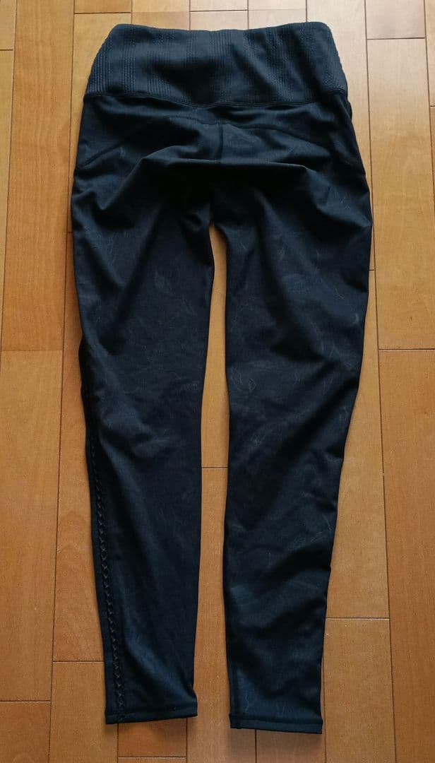 【 SUKALA 】バックフレアタンク＆エンボスリーフレギンス　M ブラック