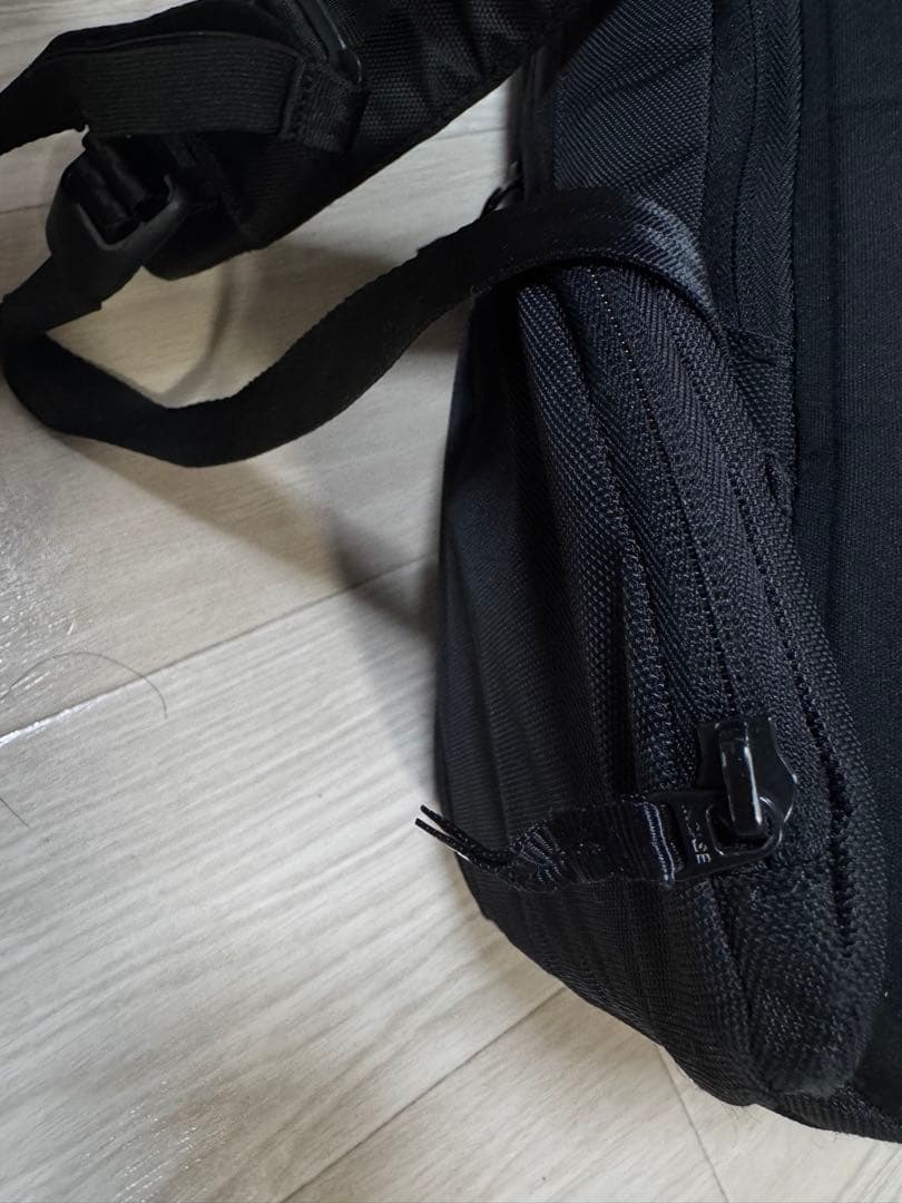 Incase ブラックバックパックICON