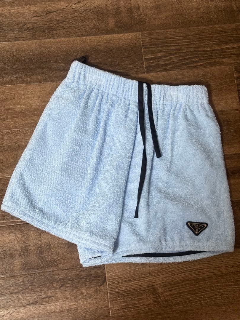 PRADA パイル地 ショーツ 水色 38