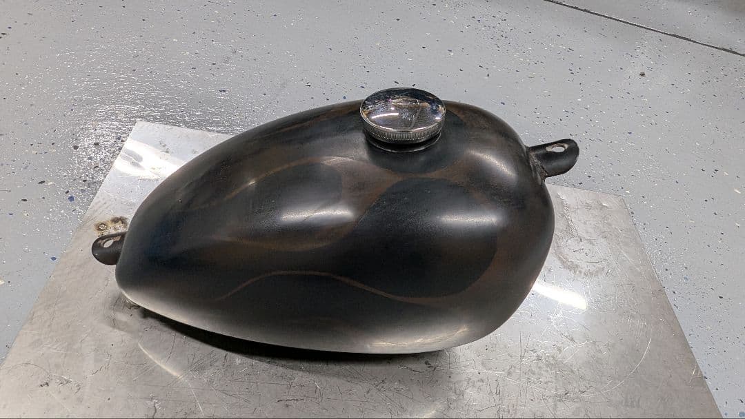 ハーレーピーナツタンクハイトンネル　ショベル　エボ　キャップコック付き