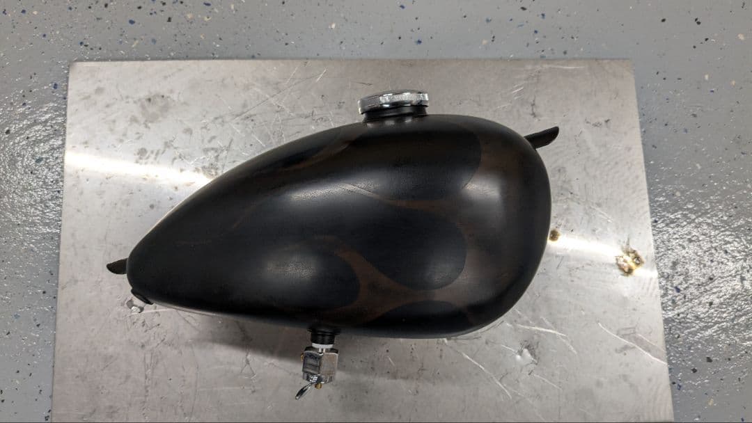 ハーレーピーナツタンクハイトンネル　ショベル　エボ　キャップコック付き