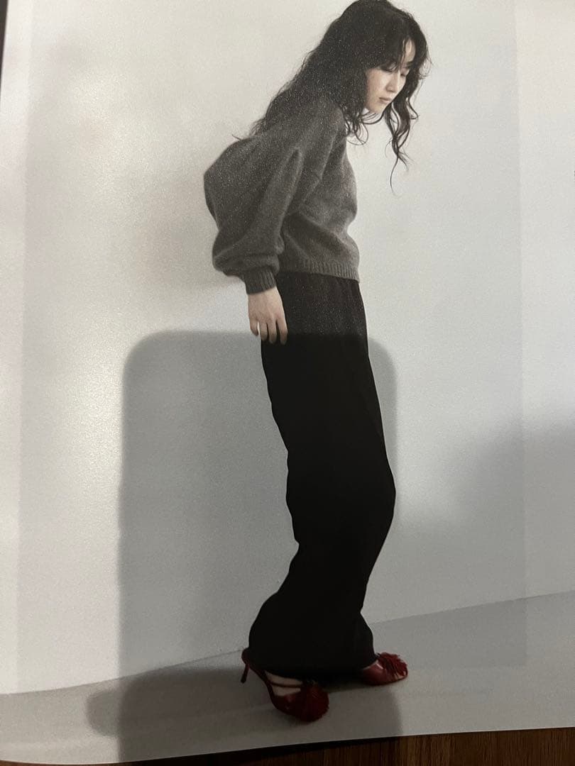 meer. RIPPLES SATAIN PANTSブラック