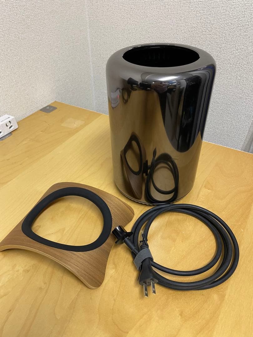 Mac Pro Late 2013&横置きスタンド（ジャンク）
