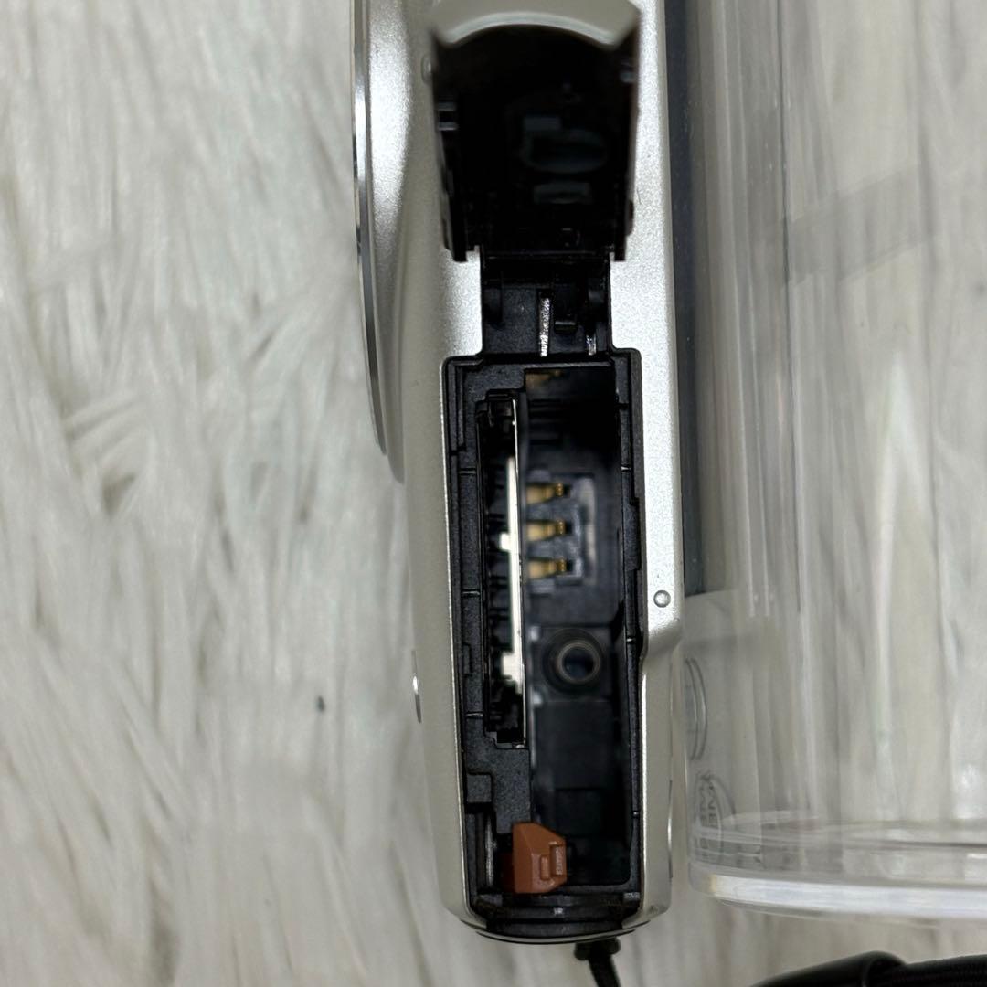 Canon カメラ　IXY 610F PC1897 充電器 コンデジ　動作品