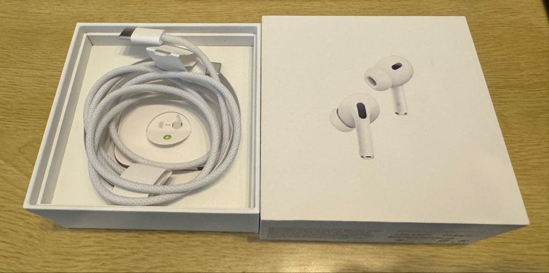 AirPods Pro2 本体 充電ケース付き　右耳のみ