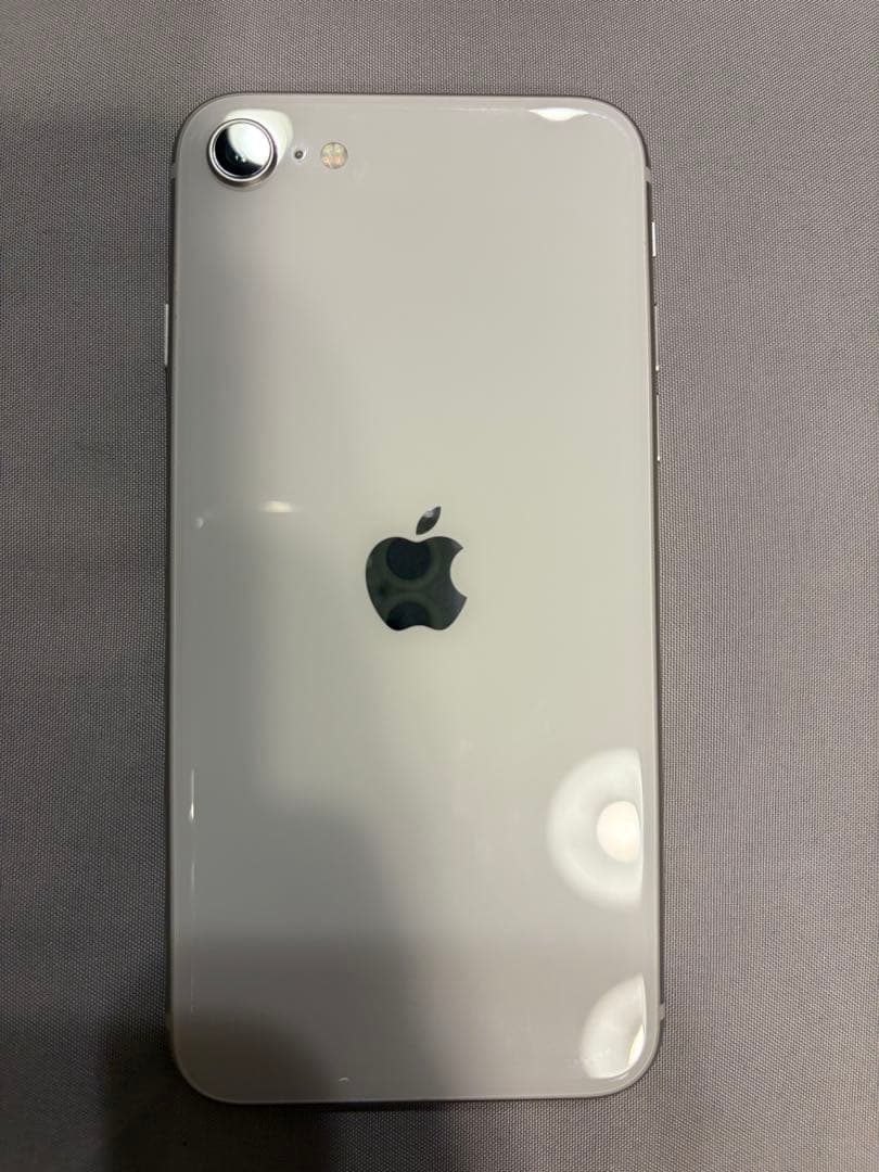 iPhone SEホワイト　本体