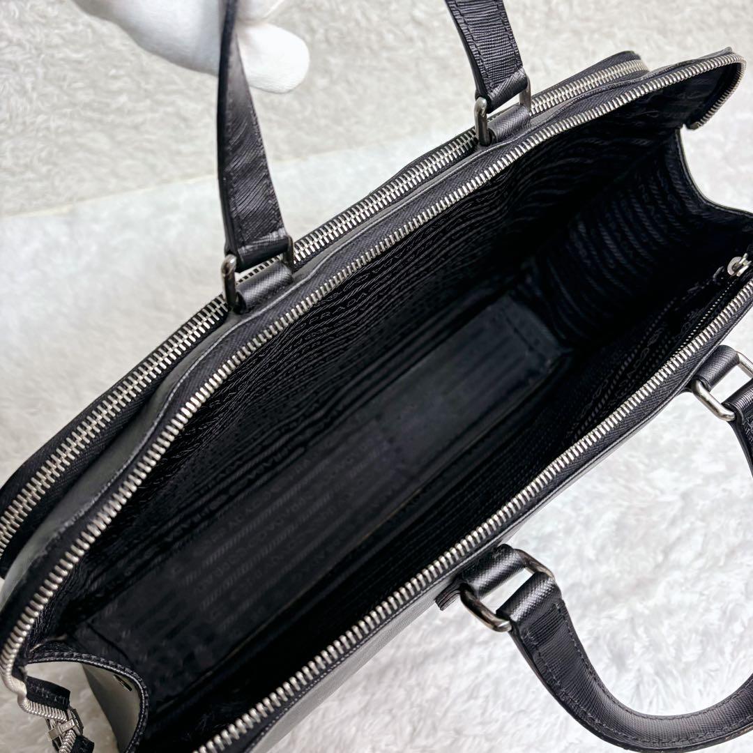 【極美品】PRADA ビジネスバッグ A4収納 ブリーフケース 正規品 三角ロゴ