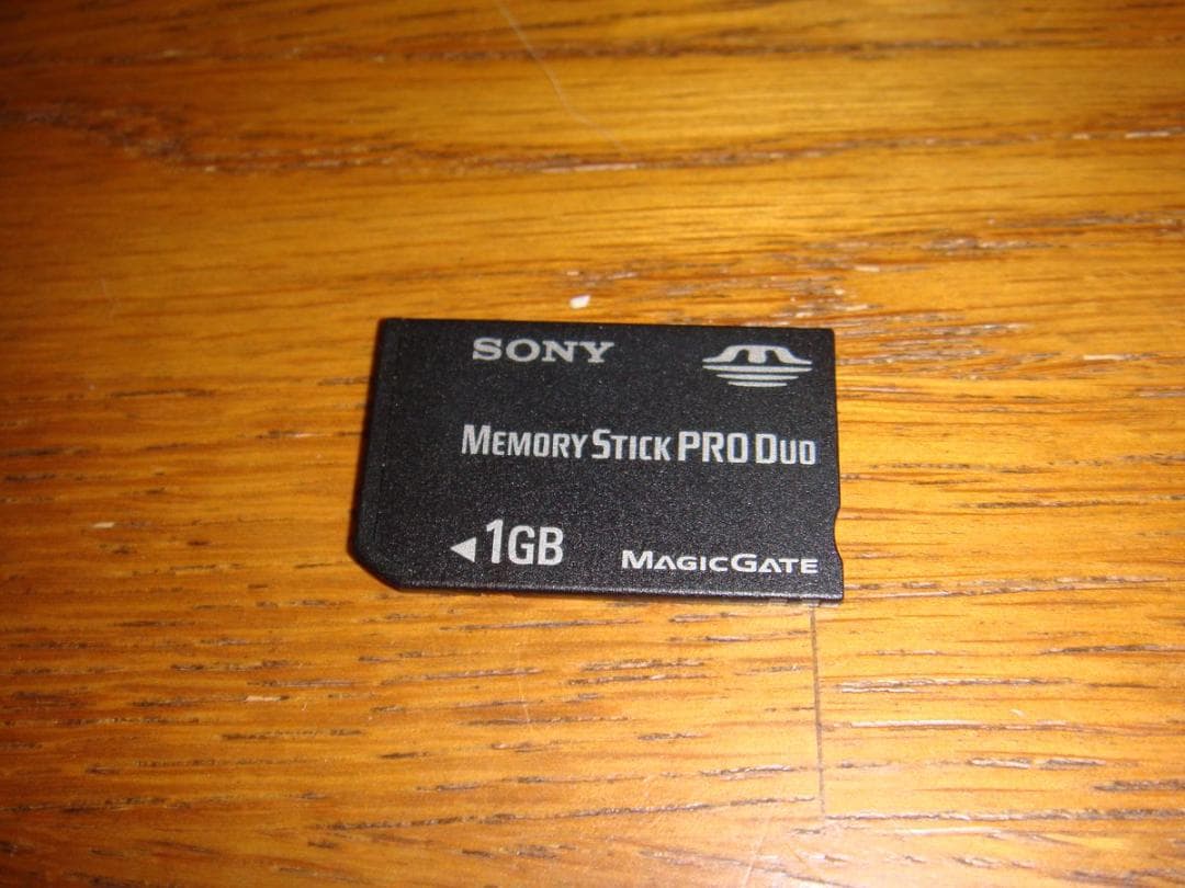 SONY ソニー Cyber-Shot DSC-T2 ホワイト　セット　中古