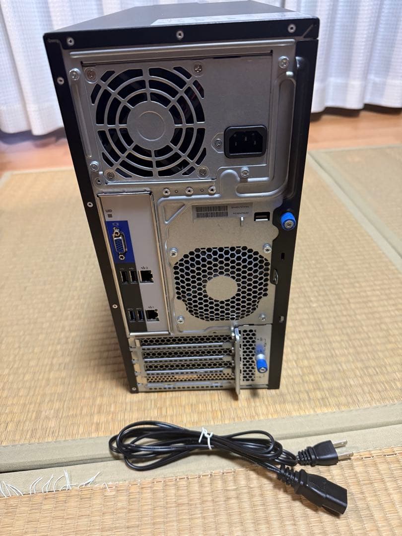 Hewlett Packard ProLiant ML30 Gen9 サーバー