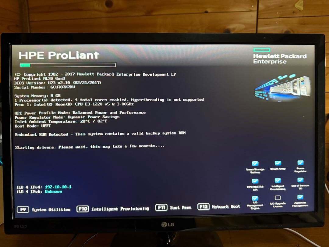 Hewlett Packard ProLiant ML30 Gen9 サーバー