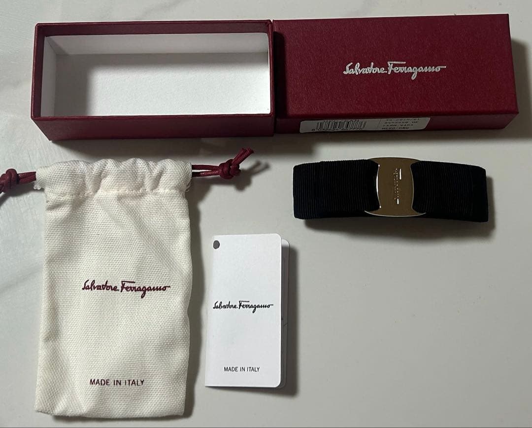 Ferragamo フェラガモ バレッタ 黒 箱あり
