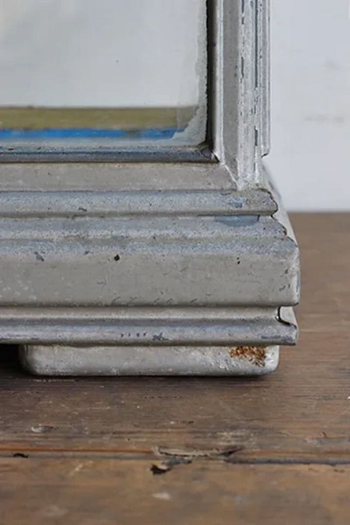 古い ブリキの水槽　ディスプレイに