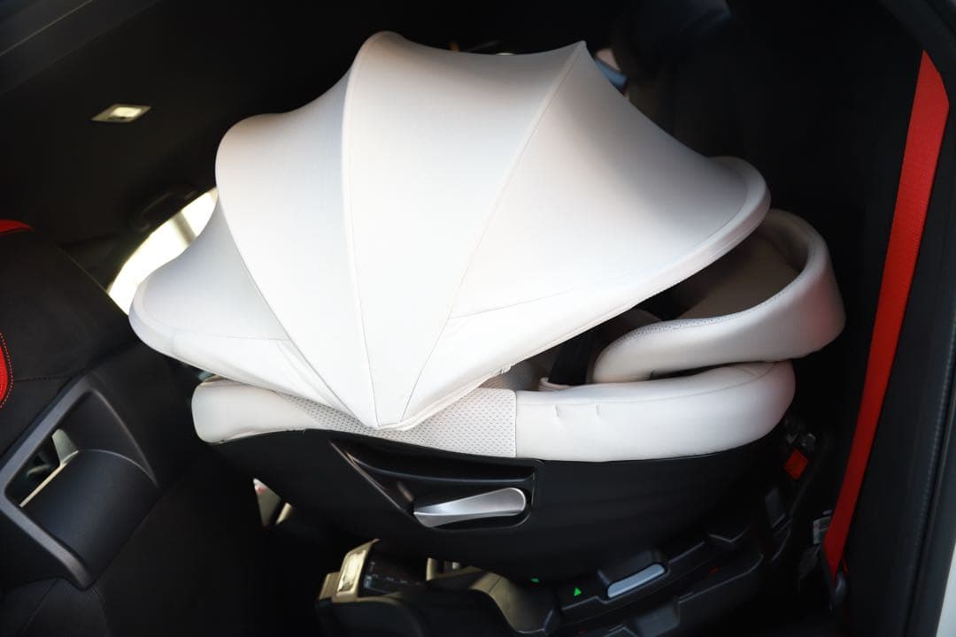 カーメイト エールベベチャイルドシート BFS11A オフホワイト