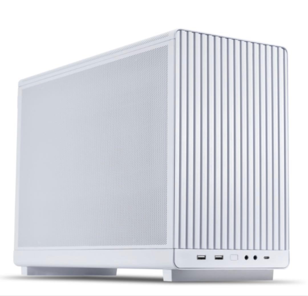 【新品，未使用】Lian Li A3-mATX (ホワイト)7本のARGBファン