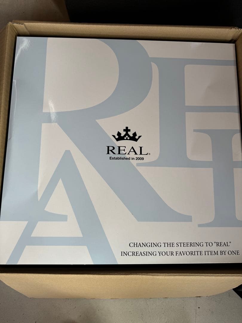 R*S様 美品　REAL プレミアムシリーズ　ピアノブラックステアリング　TYA