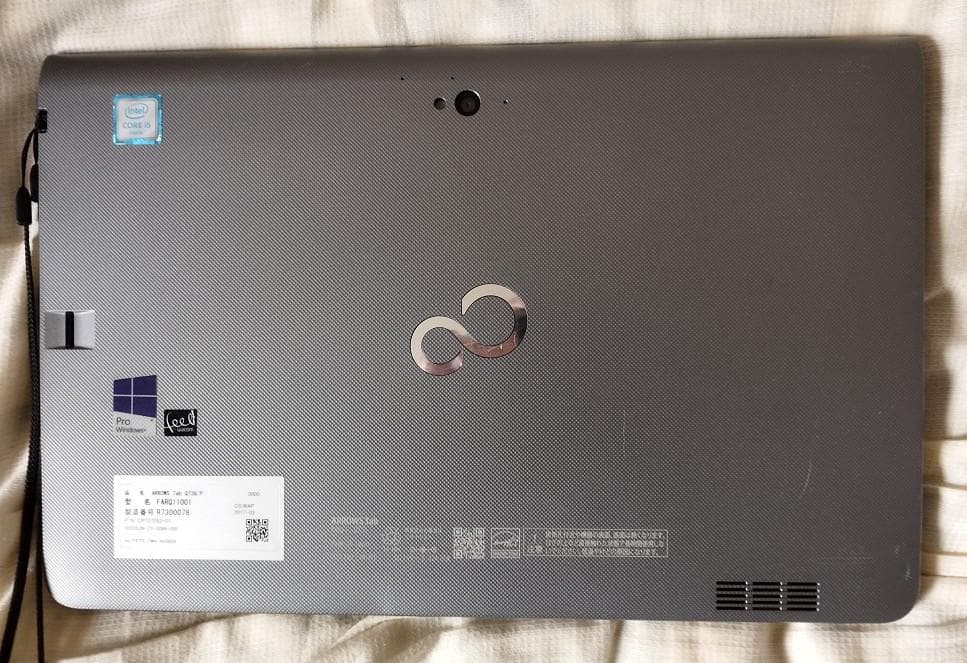 Windowsタブレット本体 FujitsuArrowsTab Q736/P RAM:4GB ROM:128G