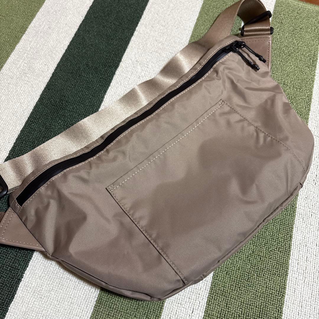 【BURLAPOUTFITTER×ear】レザーフラップジップショルダーバッグ