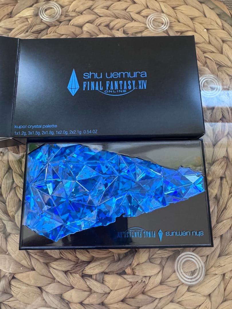 アイシャドウ shu uemura FINAL FANTASY crystal palette