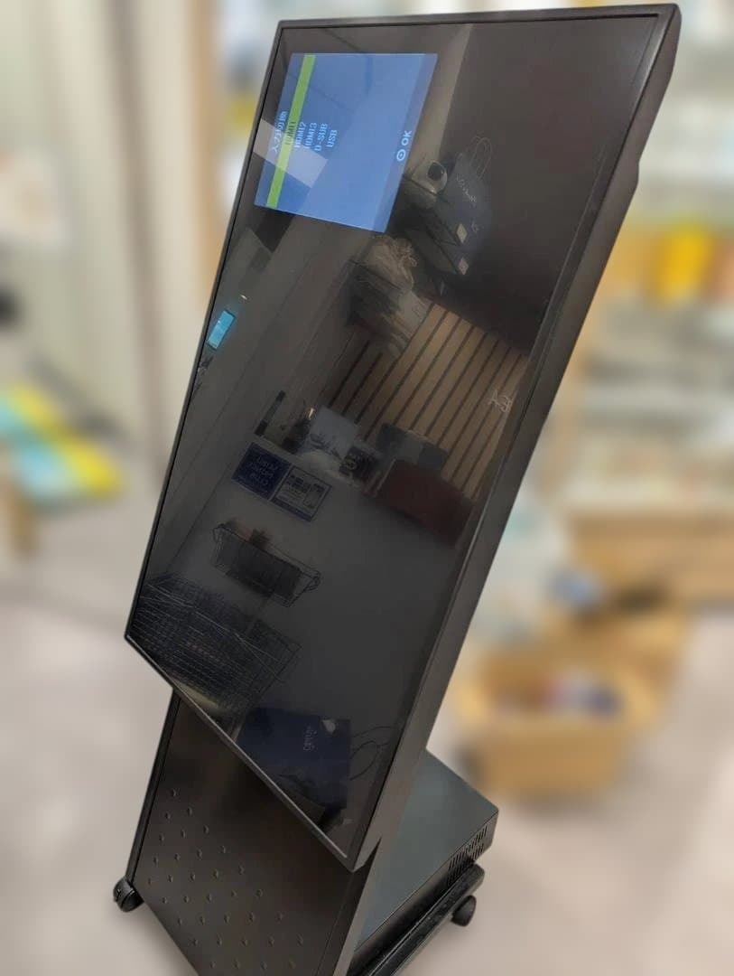 ※本日までで廃棄【美品】SHARPデジタルサイネージディスプレイ＆スタンドセット