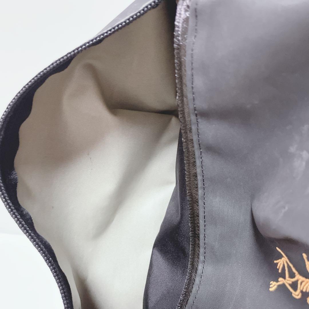 たた様:77ARC’TERYX アークテリクス 廃盤モデル デイパック 黒 背面