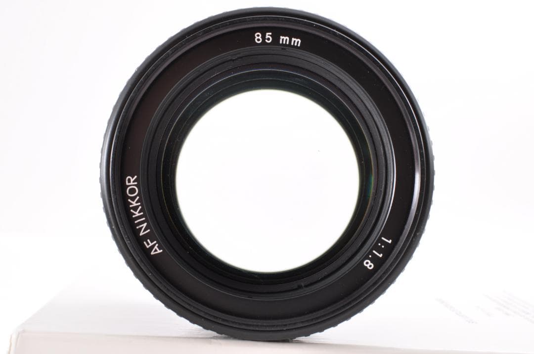 Nikon AF NIKKOR 85mm f/1.8　＃美品